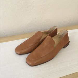 Frye Grace Venetian Leather Loafer in Tobacco, 8.5